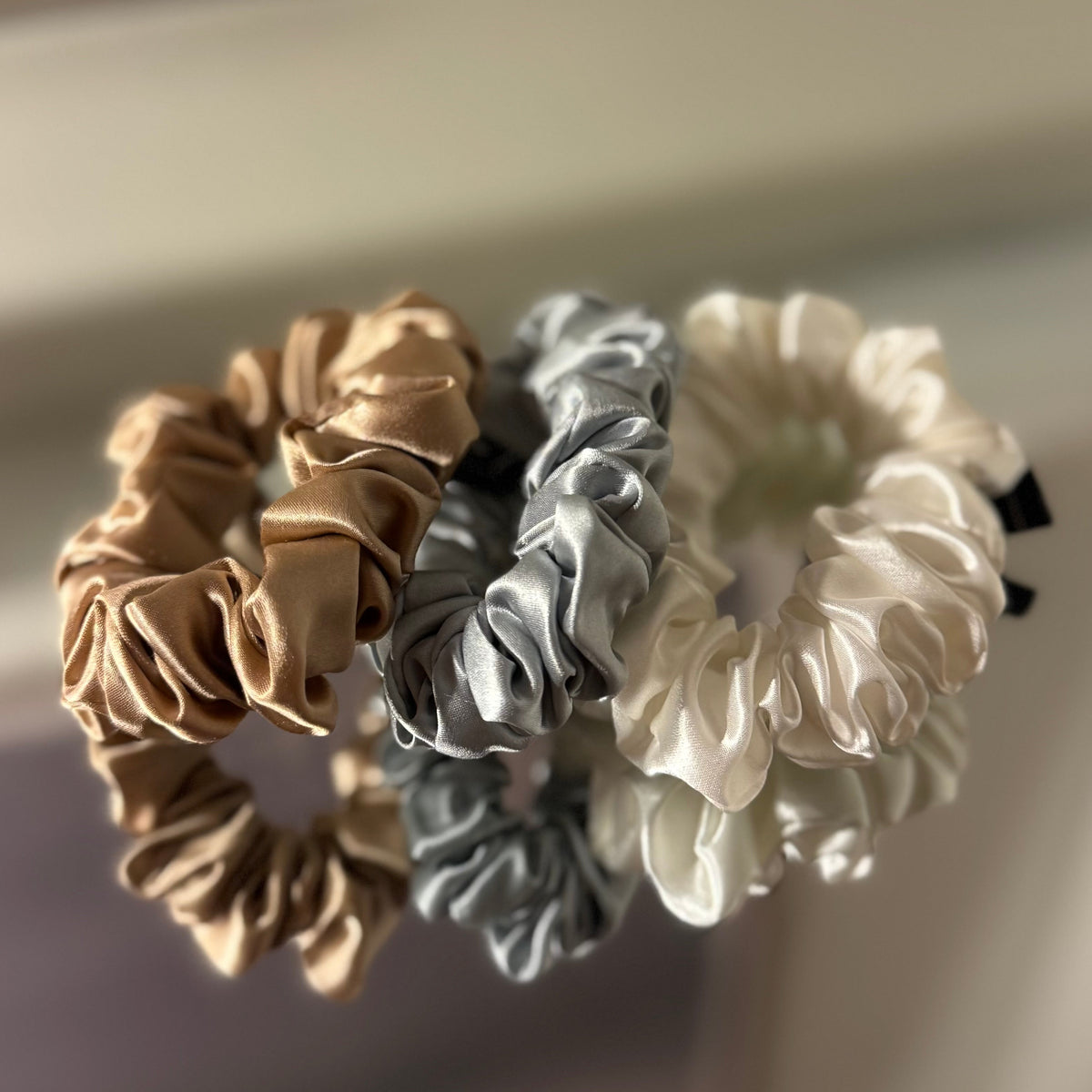 MID SIZE SCRUNCHIES (3)