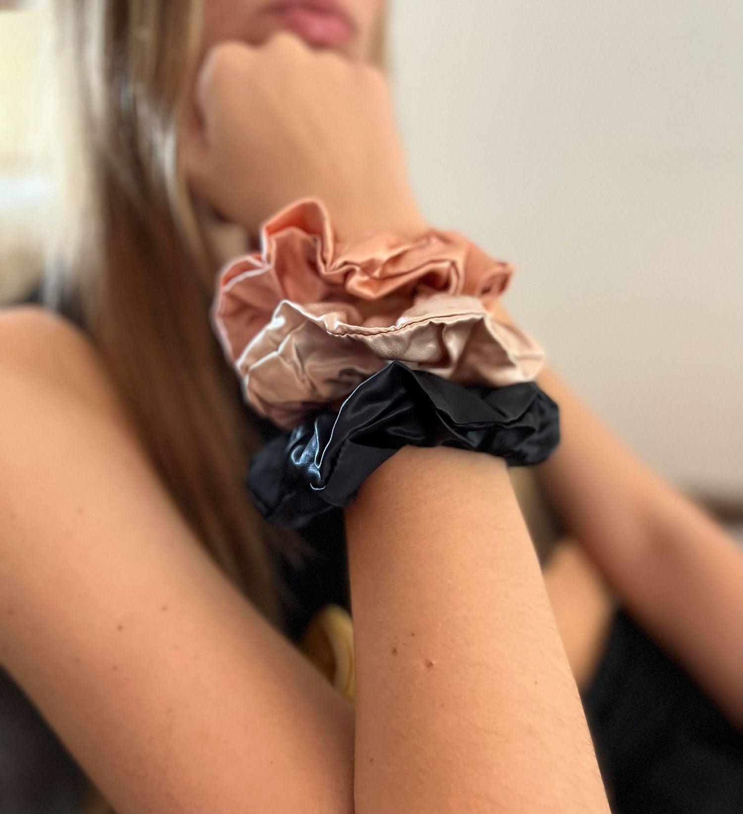 THICK SCRUNCHIES (3)