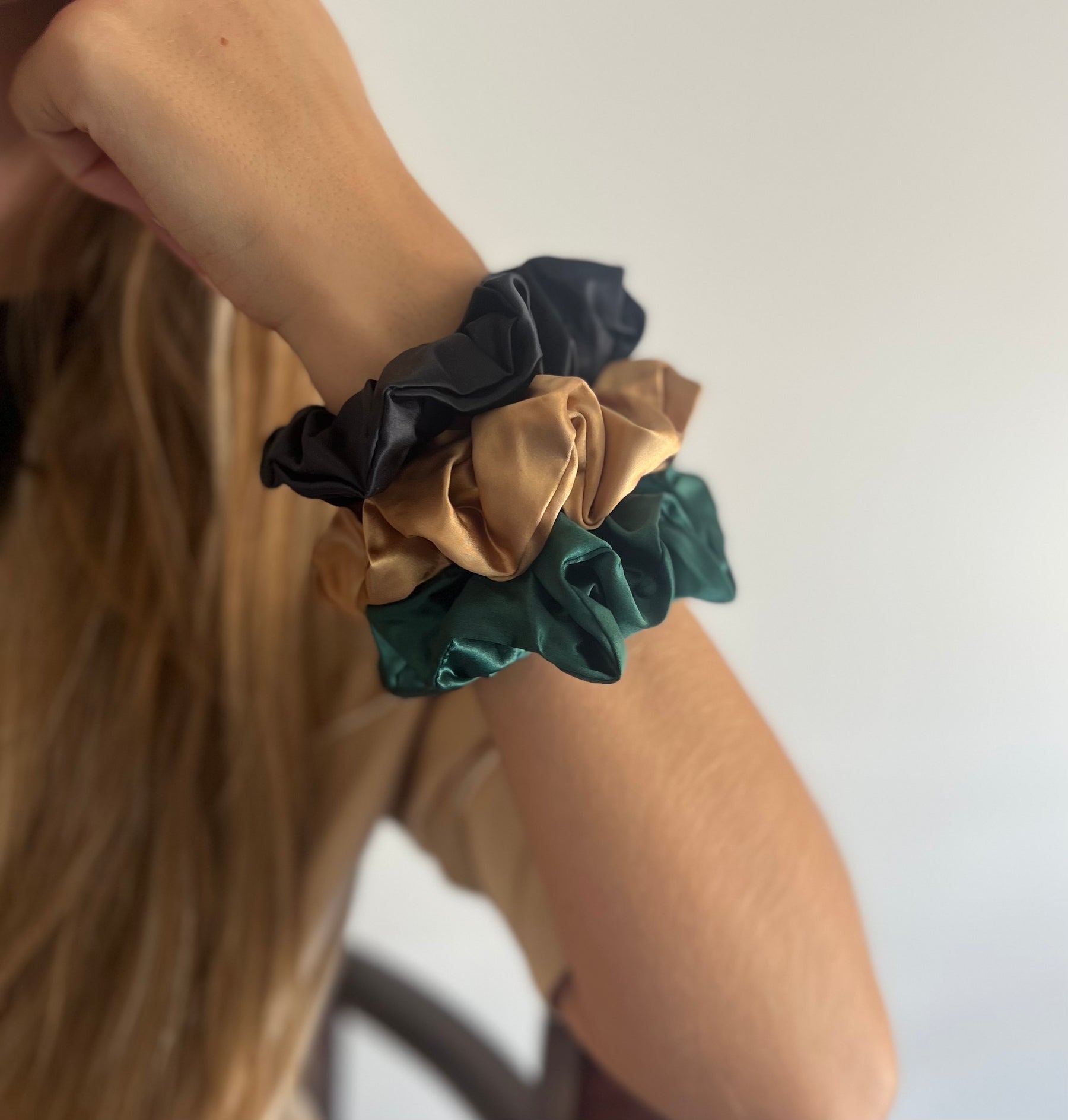 THICK SCRUNCHIES (3)