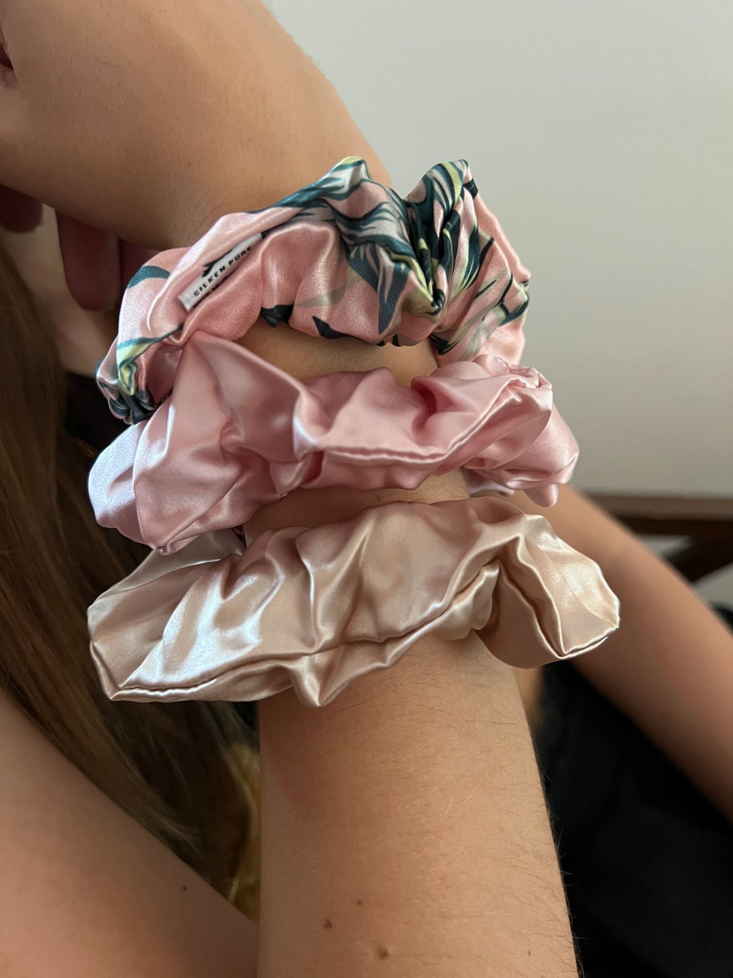 THICK SCRUNCHIES (3)