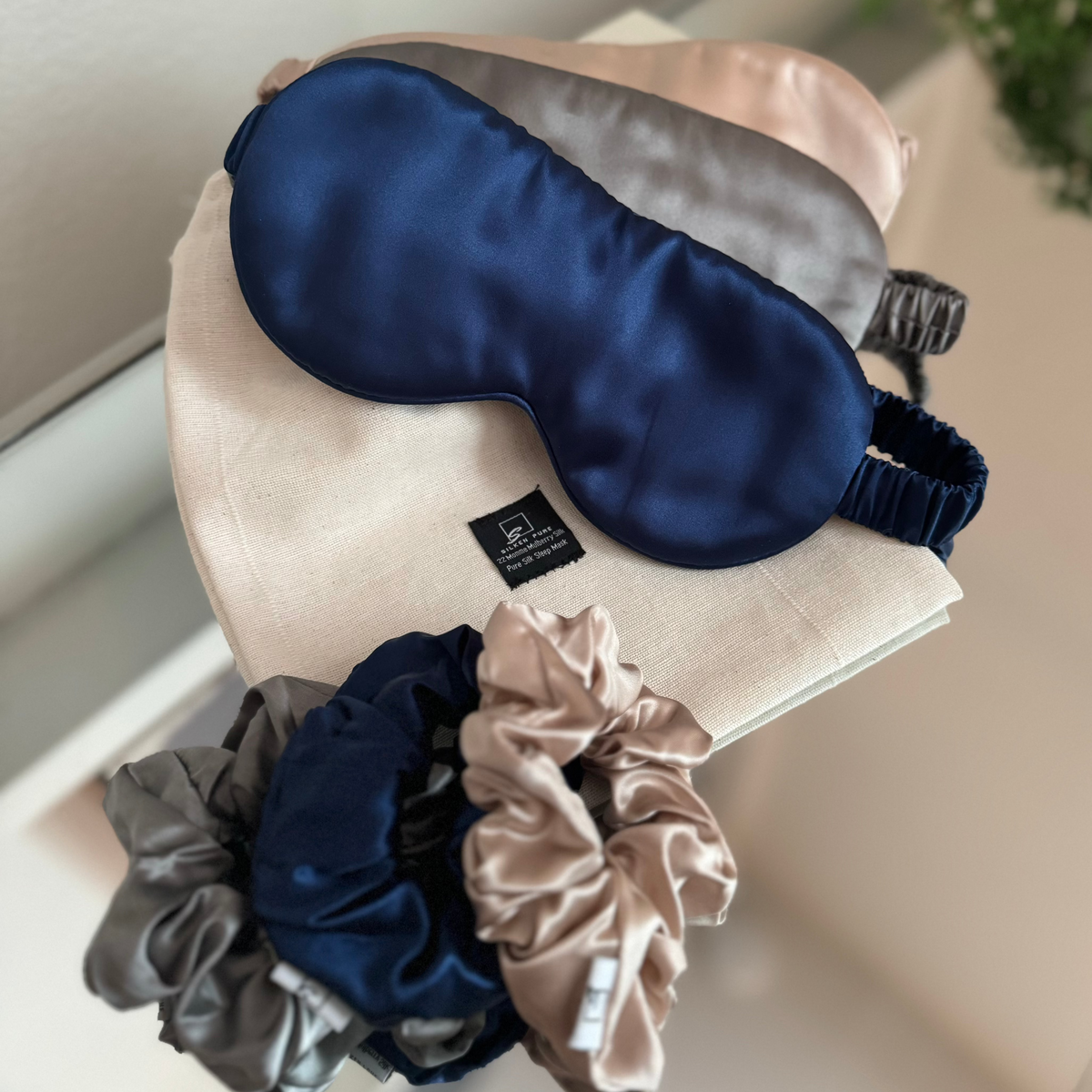 Slip Pure Silk Beauty Sleep to go set Slip Beauty Sleep on the Go! - Travel Set (Various Colours  main image 2