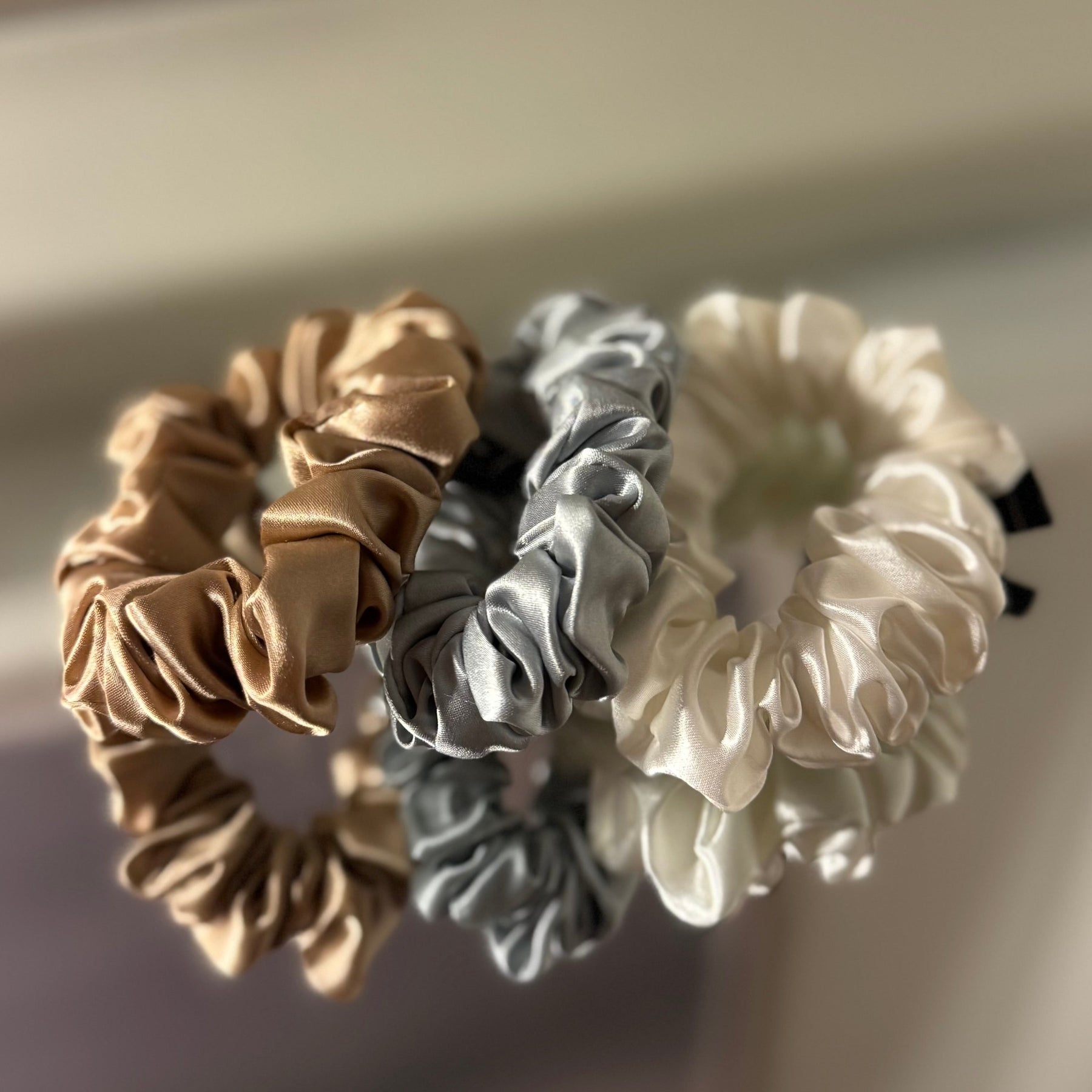 MID SIZE SCRUNCHIES (3)