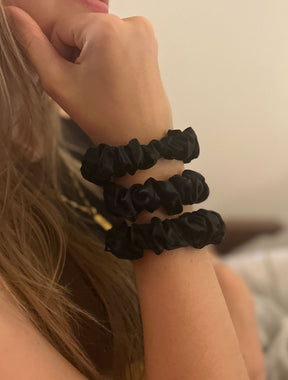 MID SIZE SCRUNCHIES (3)